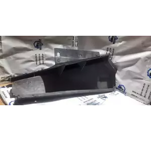 8C11 V8311-AB Ford дефлектор радіатора лев 8C11 V8311-AB Ford дефлектор радіатора лев