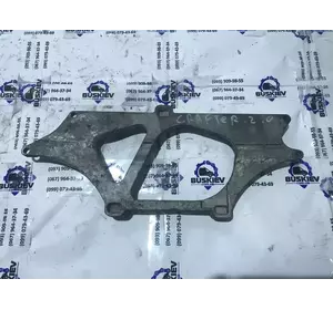 Кронштейн кріплення радіатора Volkswagen Crafter 2.0TDI 03L131535E Кронштейн кріплення радіатора Volkswagen Crafter 2.0TDI 03L131535E