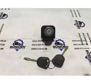 Личинка замка капота Ford Transit з 2006-2014 рік 7T1A-16B970-AC Личинка замка капота Ford Transit з 2006-2014 рік 7T1A-16B970-AC