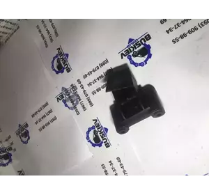 Кріплення зачіп рефлектора 48101160 RH Кріплення зачіп рефлектора 48101160 RH