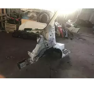 Четверта передня ліва RWD задній привод Ford Transit з 2014-го року Четверта передня ліва RWD задній привод Ford Transit з 2014-го року