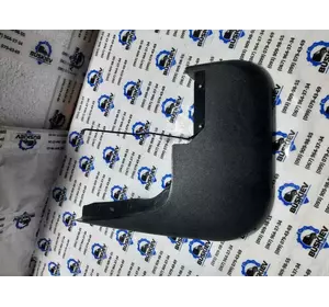 YC1516A563AKW Ford - бризковик перед лівий YC1516A563AKW Ford - бризковик перед лівий