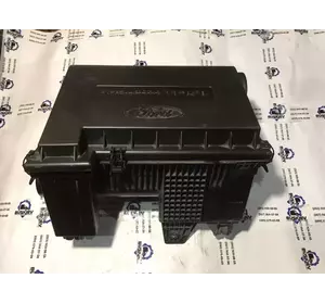 Корпус повітряного фільтра новий Ford Transit з 2006-2014 рік 6C11-9600-CG Корпус повітряного фільтра новий Ford Transit з 2006-2014 рік 6C11-9600-CG