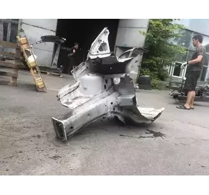 Четверта передня права Ford Transit Connect з 2014-го року Четверта передня права Ford Transit Connect з 2014-го року