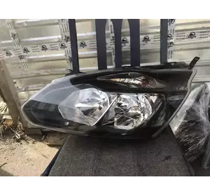 Фара передня ліва Ford Transit Connect з 2013- рік KT1B-13W030-AD Фара передня ліва Ford Transit Connect з 2013- рік KT1B-13W030-AD