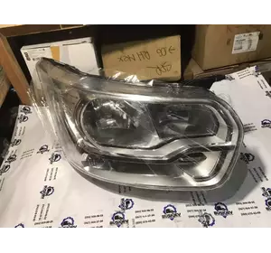 Фара права Ford Transit з 2014 - рік BK31-13W029-BF Фара права Ford Transit з 2014 - рік BK31-13W029-BF