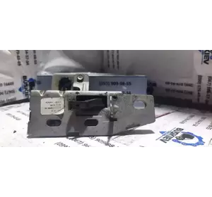 Замок задньої дверки правий / верхній BK31V43286AC Замок задньої дверки правий / верхній BK31V43286AC