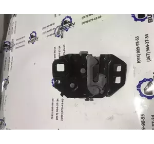 Замок капота правий Ford Fusion з 2012- рік DS7Z-16700-A Замок капота правий Ford Fusion з 2012- рік DS7Z-16700-A