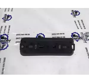 Кронштейн консолі Ford Transit Connect з 2013- рік DG9T-14A301-F Кронштейн консолі Ford Transit Connect з 2013- рік DG9T-14A301-F