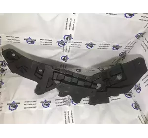 Напрямна переднього бампера права верхня (кронштейн, кріплення) Peugeot Boxer 1375162080 Напрямна переднього бампера права верхня (кронштейн, кріплення) Peugeot Boxer 1375162080