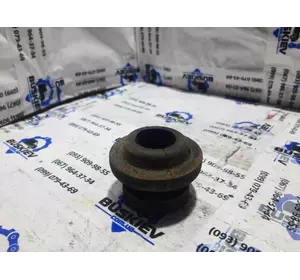 98AB8125EC Ford кронштейн (подушка кріплення радіатора нижній) 98AB8125EC Ford кронштейн (подушка кріплення радіатора нижній)