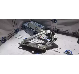 7H0823302D VAG петля капота права 7H0823302D VAG петля капота права