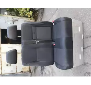 Сидіння-двійка Салон Mercedes Sprinter з 2006-го року Сидіння-двійка Салон Mercedes Sprinter з 2006-го року