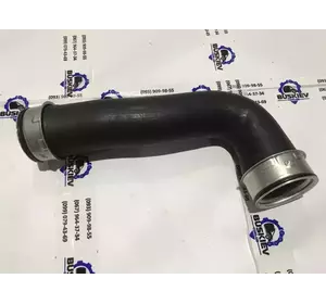 Патрубок інтеркулера Volkswagen Caddy 1.9TDI 1K0145834L CM53104 Патрубок інтеркулера Volkswagen Caddy 1.9TDI 1K0145834L CM53104