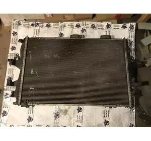 Радіатор основний Volkswagen Transporter T5 з 2003- рік 7H0121253K Радіатор основний Volkswagen Transporter T5 з 2003- рік 7H0121253K