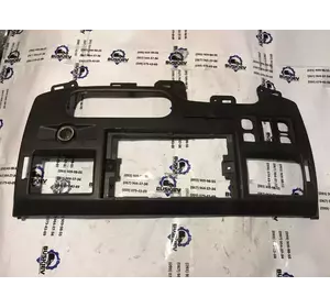 Центральна панель Ford Transit з 2006-2014 рік 6C11-V047A04-A Центральна панель Ford Transit з 2006-2014 рік 6C11-V047A04-A