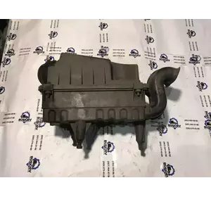 Корпус повітряного фільтра Ford Transit Connect з 2002-2013 рік 7T16-9600-AD Корпус повітряного фільтра Ford Transit Connect з 2002-2013 рік 7T16-9600-AD