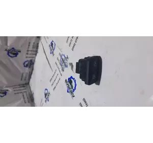 Кнопка центрального замка передня ліва BK2T14017AAW Кнопка центрального замка передня ліва BK2T14017AAW