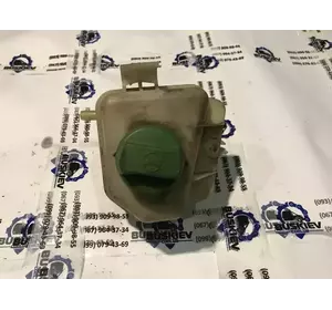 Бачок гідропідсилювача керма Volkswagen Transporter T5 з 2003-2015 рік 7H0422371A Бачок гідропідсилювача керма Volkswagen Transporter T5 з 2003-2015 рік 7H0422371A