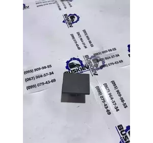 Заглушка кнопок у торпеду з 2007- рік Ford Focus 3M51-56051-AB Заглушка кнопок у торпеду з 2007- рік Ford Focus 3M51-56051-AB