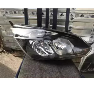 Фара передня права Ford Transit Custom з 2012- рік BK21-13W029-AH Фара передня права Ford Transit Custom з 2012- рік BK21-13W029-AH