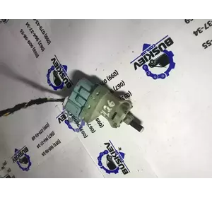 Вимикач стоп сигналів FORD GL3T-9G854-BA Вимикач стоп сигналів FORD GL3T-9G854-BA