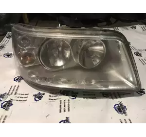 Фара передня права Volkswagen Transporter T5 з 2003-2010 рік 7H1941016L Фара передня права Volkswagen Transporter T5 з 2003-2010 рік 7H1941016L