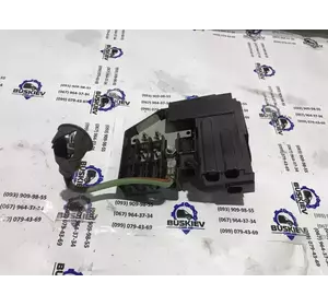 Блок запобіжників Ford Fusion з 2012- рік DU5T-14A094-ED Блок запобіжників Ford Fusion з 2012- рік DU5T-14A094-ED