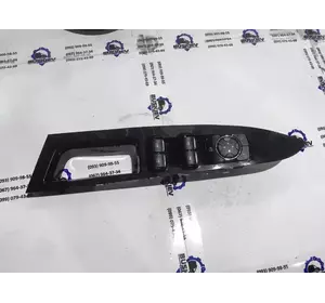 Кнопки вмикання склопідйомника Ford Fusion з 2012- рік DG9T-14540-ABW