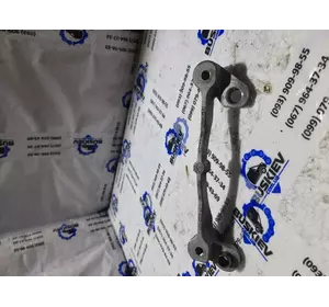 DS7G8D611AA Ford кронштейн компресора кондиціонера ford fusion DS7G8D611AA Ford кронштейн компресора кондиціонера ford fusion