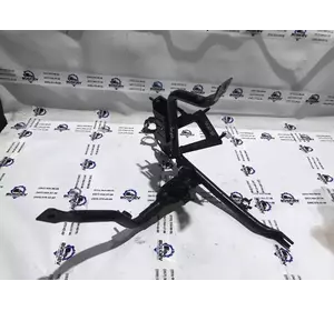 Кронштейн кріплення блока запобіжників Peugeot Boxer з 2006-2014 1367858080 Кронштейн кріплення блока запобіжників Peugeot Boxer з 2006-2014 1367858080