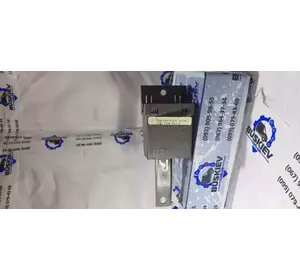 7700822928 Peugeot/Citroen - блок управління склопідйомника renault master 7700822928 Peugeot/Citroen - блок управління склопідйомника renault master