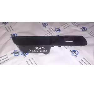 Накладка двері передня ліва a9077221100 Mercedes Sprinter w907 w910 2018-2022 Накладка двері передня ліва a9077221100 Mercedes Sprinter w907 w910 2018-2022
