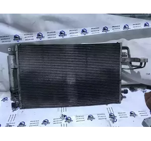 Радіатор кондиціонера Hyundai Tucson з 2004-2011 рік 976060Z000