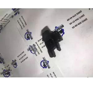 Кріплення зачіп рефлектора 48102160 RH Кріплення зачіп рефлектора 48102160 RH