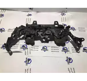 Накладка двигуна 2.0 hdi Peugeot Boxer з 2014- рік 9808843180 Накладка двигуна 2.0 hdi Peugeot Boxer з 2014- рік 9808843180