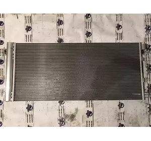 Радіатор кондиціонера Renault Master з 2010- рік 814179 921005824R Радіатор кондиціонера Renault Master з 2010- рік 814179 921005824R