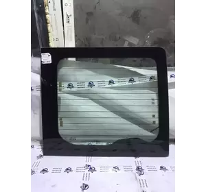 Скло дверей задньої правої Ford Transit Connect з 2002-2013 рік 2T14-V42004-DG Скло дверей задньої правої Ford Transit Connect з 2002-2013 рік 2T14-V42004-DG