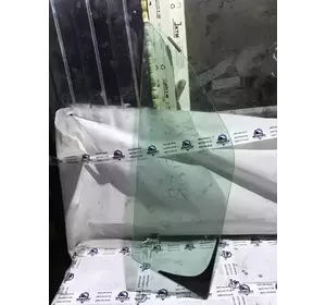 Скло дверей переднє праве Renault Master з 2010-го року Скло дверей переднє праве Renault Master з 2010-го року