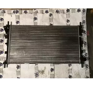 Радіатор основний Ford Transit Connect з 2002-2013 рік 4T16-8005-GA Радіатор основний Ford Transit Connect з 2002-2013 рік 4T16-8005-GA