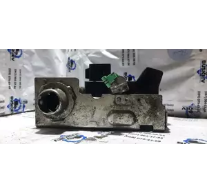 2T1AV21813BG Ford замок двері передньої лівої 2T1AV21813BG Ford замок двері передньої лівої