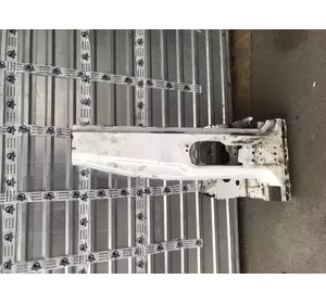 Стійка ліва горловини бака RWD задній привод Ford Transit з 2014-го року Стійка ліва горловини бака RWD задній привод Ford Transit з 2014-го року