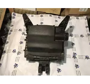 Корпус повітряного фільтра Ford Transit з 2014- рік GK21-9600-AD Корпус повітряного фільтра Ford Transit з 2014- рік GK21-9600-AD