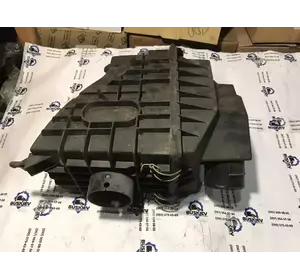 Корпус повітряного фільтра Ford Transit з 2000-2006 рік YC15-9600-DD Корпус повітряного фільтра Ford Transit з 2000-2006 рік YC15-9600-DD