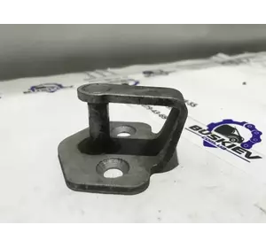 Петля-зачіп (відповідна частина) замка дверей Ford Transit Connect 2002-2013 2T14-V21982-BD Петля-зачіп (відповідна частина) замка дверей Ford Transit Connect 2002-2013 2T14-V21982-BD