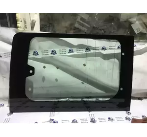 Скло кузова заднє праве довга база Ford Transit Connect з 2002-2013 рік 2T14-B29750-FL Скло кузова заднє праве довга база Ford Transit Connect з 2002-2013 рік 2T14-B29750-FL