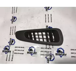 Решітка повітрозабірника права Mercedes Vito з 2003-2010 рік A6398310160 Решітка повітрозабірника права Mercedes Vito з 2003-2010 рік A6398310160