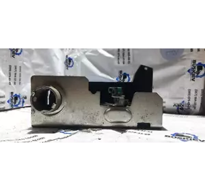 8T1AV21813AB 8T1AV21813AB