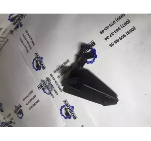 Кріплення зачіп рефлектора 48104160 RH Кріплення зачіп рефлектора 48104160 RH