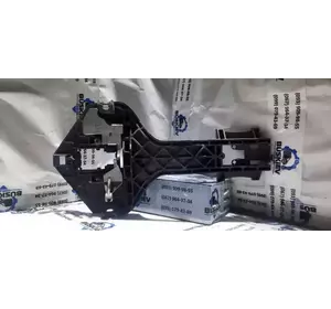 A9067600934 Mercedes тримач зовнішньої ручки двері передньої лівої A9067600934 Mercedes тримач зовнішньої ручки двері передньої лівої